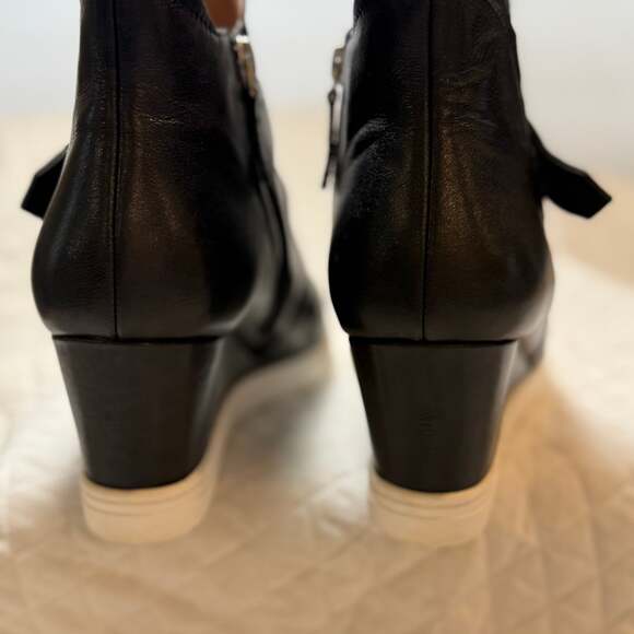 Linea Paolo Freshton Black Leather Wedge Sneaker Booties - Picture 6 of 8